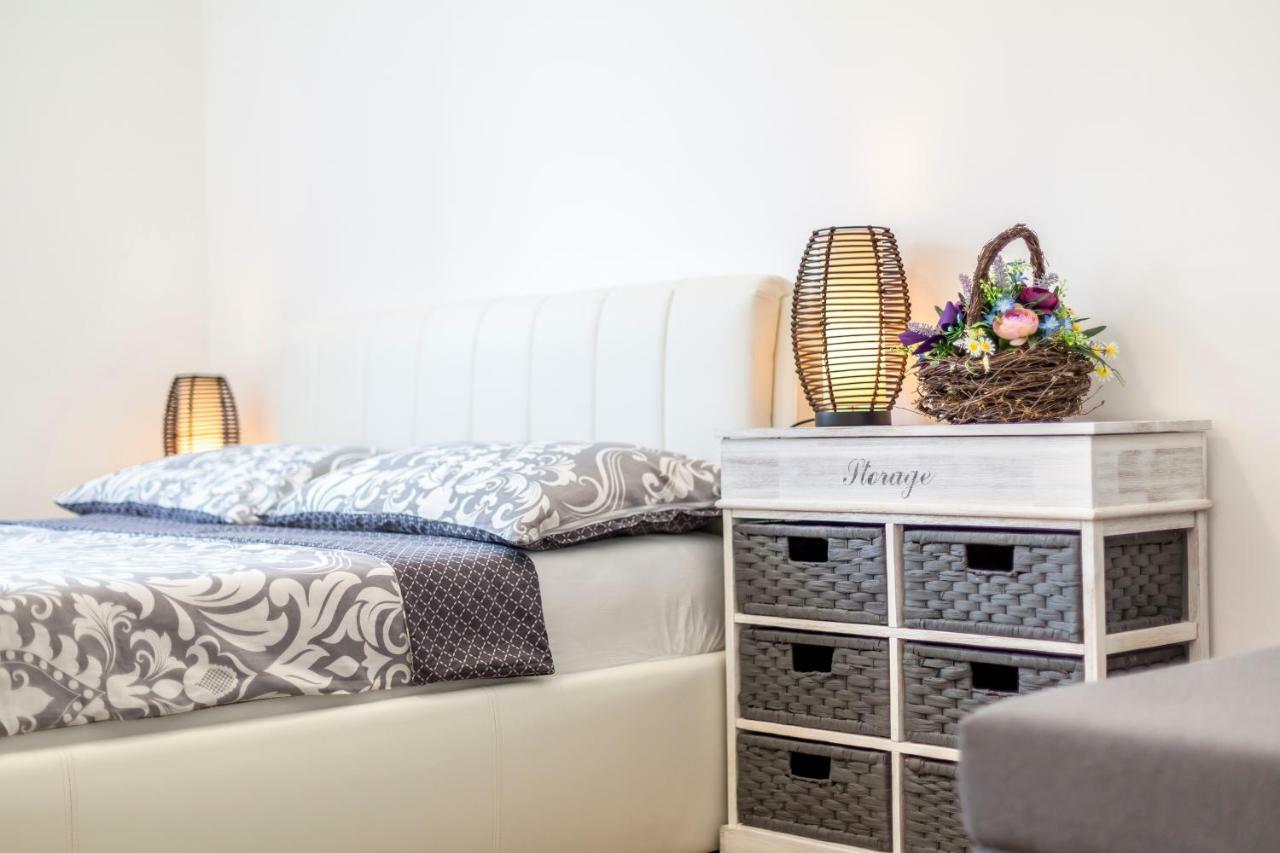Apartment Luka Спліт Екстер'єр фото